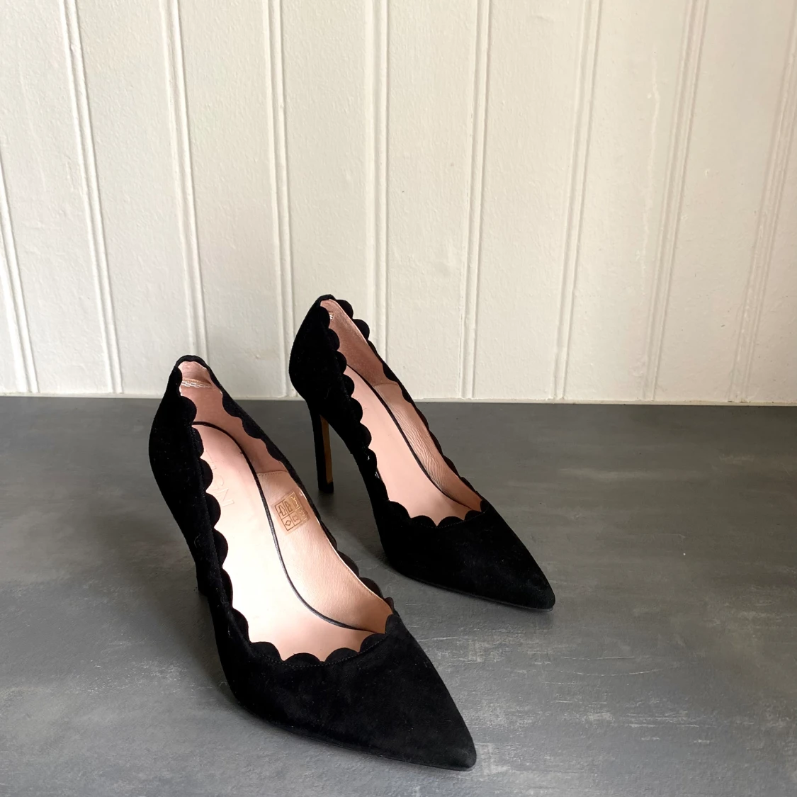 Svarta klackskor  - 90