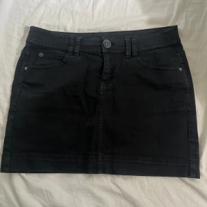 Jeanskjol - Skitsnygg jeanskjol nu till sommaren!