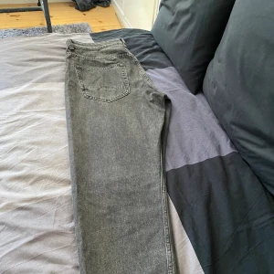 Only & sons jeans  - Säljer dessa jeans från only & sons då de ej passar ming längre, bra skick, hör gärna av dig!