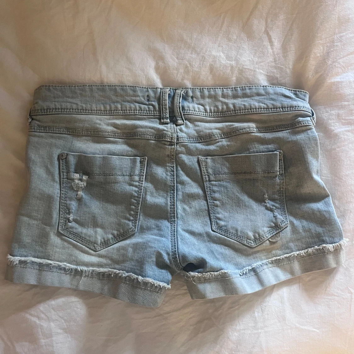 Ljusblåa jeansshorts - 90