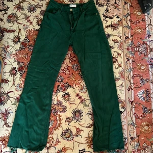 Zara jeans - Helt oanvända zara jeans, 