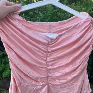 Rosa kjol ny - Oanvänd 