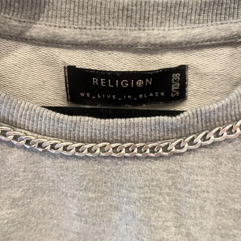 säljer denna skit balla tröjan från religion. inga defekter. strl 38 men passar som XS-M. säljer pga utrensning i garderoben. nypris: 990. Tröjor & Koftor.