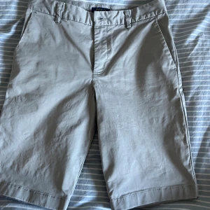 Ralph lauren shorts - Sköna shorts till sommaren som passar 170. Fint skick inga defekter eller fläckar.