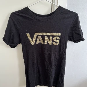 Vans t-shirt XS -  T-shirt Från vans i storlek XS Bra skick 