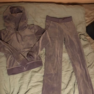 Juicy couture set  - Lila juicy couture set Knappt använd och i bra skick  Storlek XS