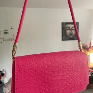 Söt väska💕 - En mindre handbag använd en gång! Perfekt skick!