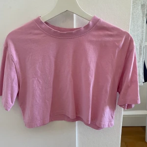 T shirt  - En kortare T-shirt från zara💕