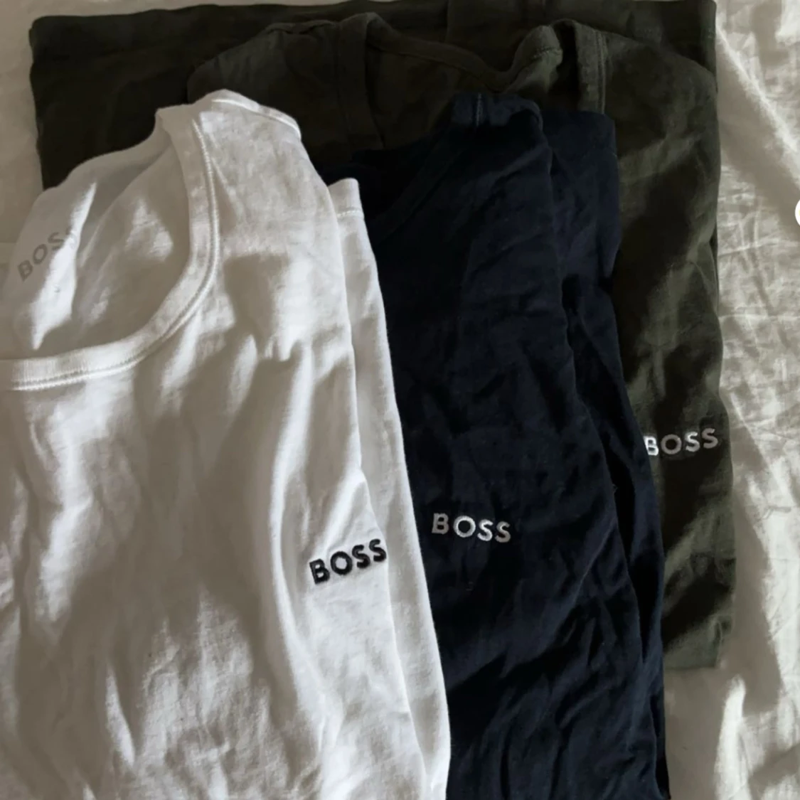 3 Hugo boss t shirts i storlek S
