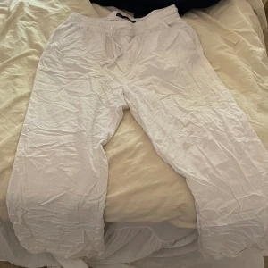 Linnebyxor  - Säljer dessa linnebyxor från lager 157 eftersom jag har köpt nya😇 Passar mig som är ungefär 162