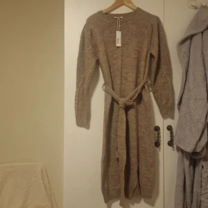 Klänning str s - Helt nytt klänning strl s