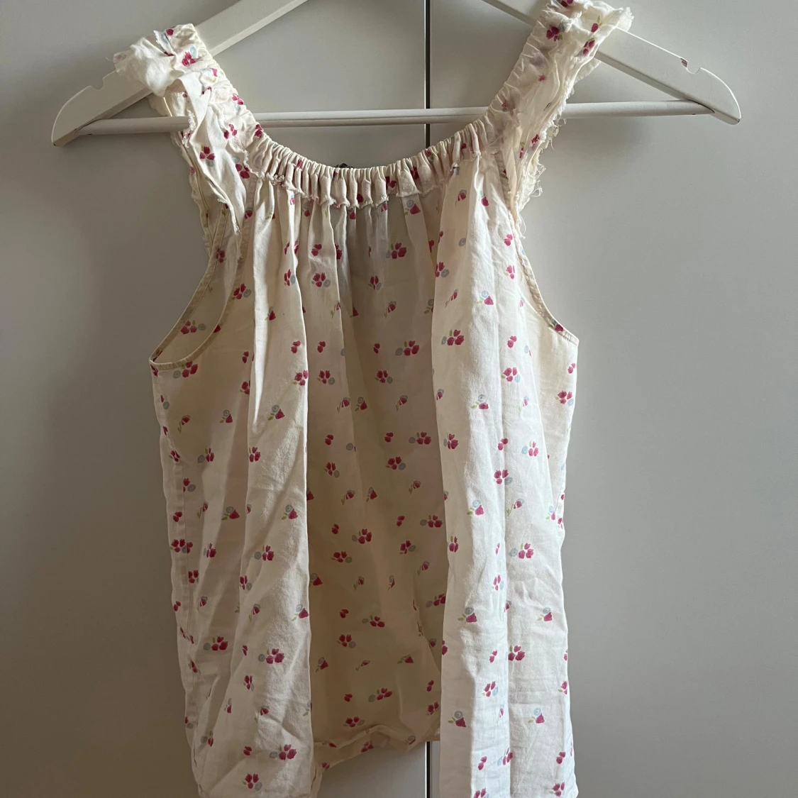 Blommig beige blus från Bonpoint - 91