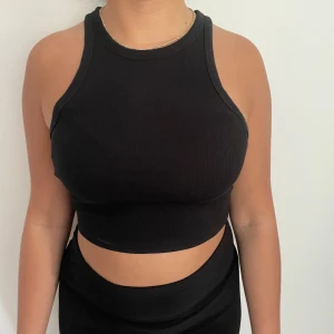 Svart topp - Jätte snygg ribbad top