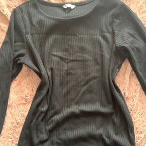 Basic tröja från cubus⭐️ - Basic svart tröja från Cubus. Har inga defekter. Har storlek 146/152