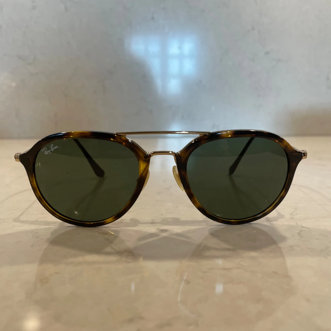 Ray-Ban RB4253 710/A5 Solglasögon