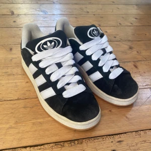 adidas campus 00 - fint skick, svarta skosnören ingår