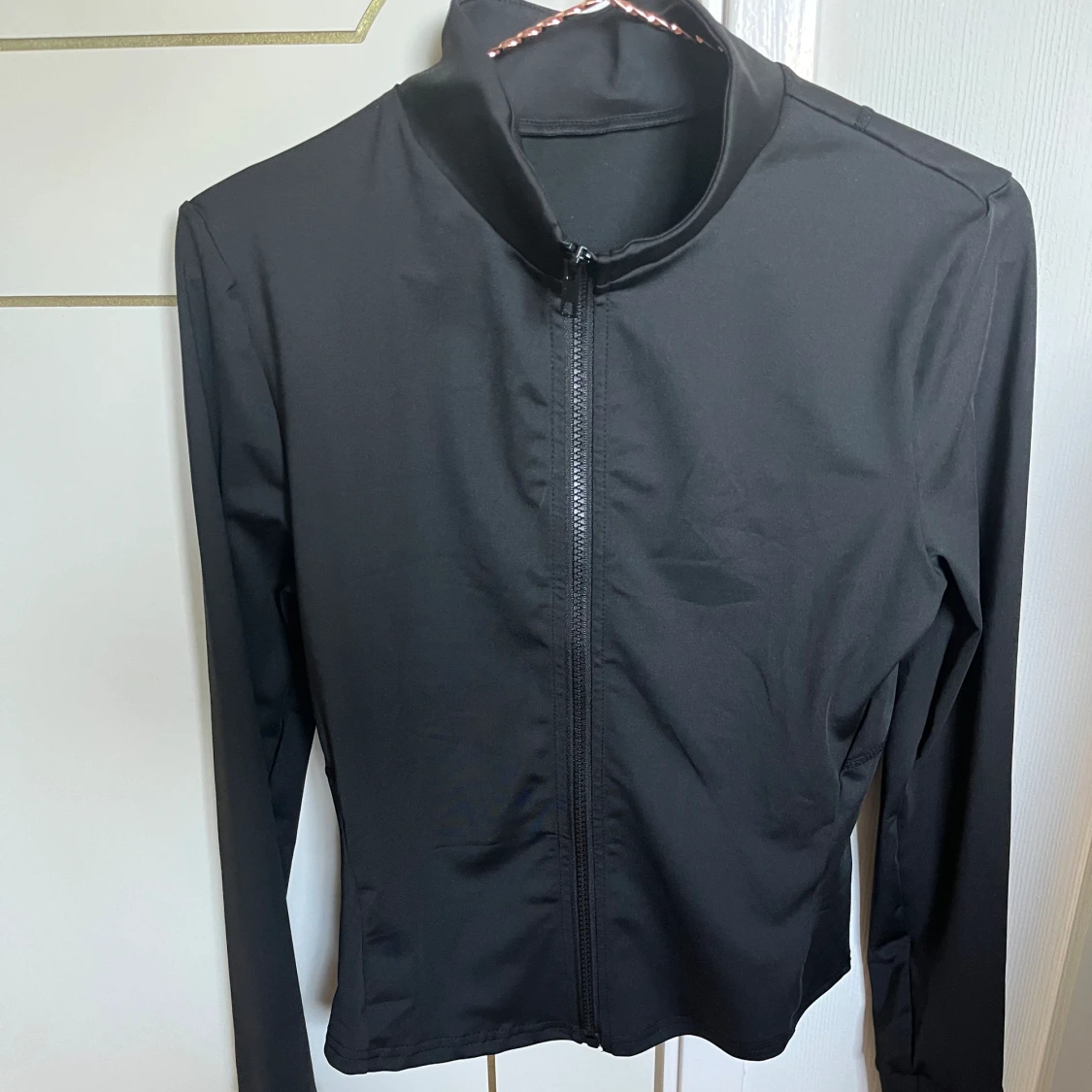 Svart träningskofta  - 93