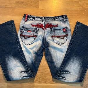 blue queen jeans - as snygga jeans som inte kommer till användning. lågmidjade och bootcut ! kom privat för mått eller frågor 