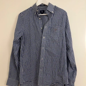 Gant skjorta - Bra skick , använd 1 gång 