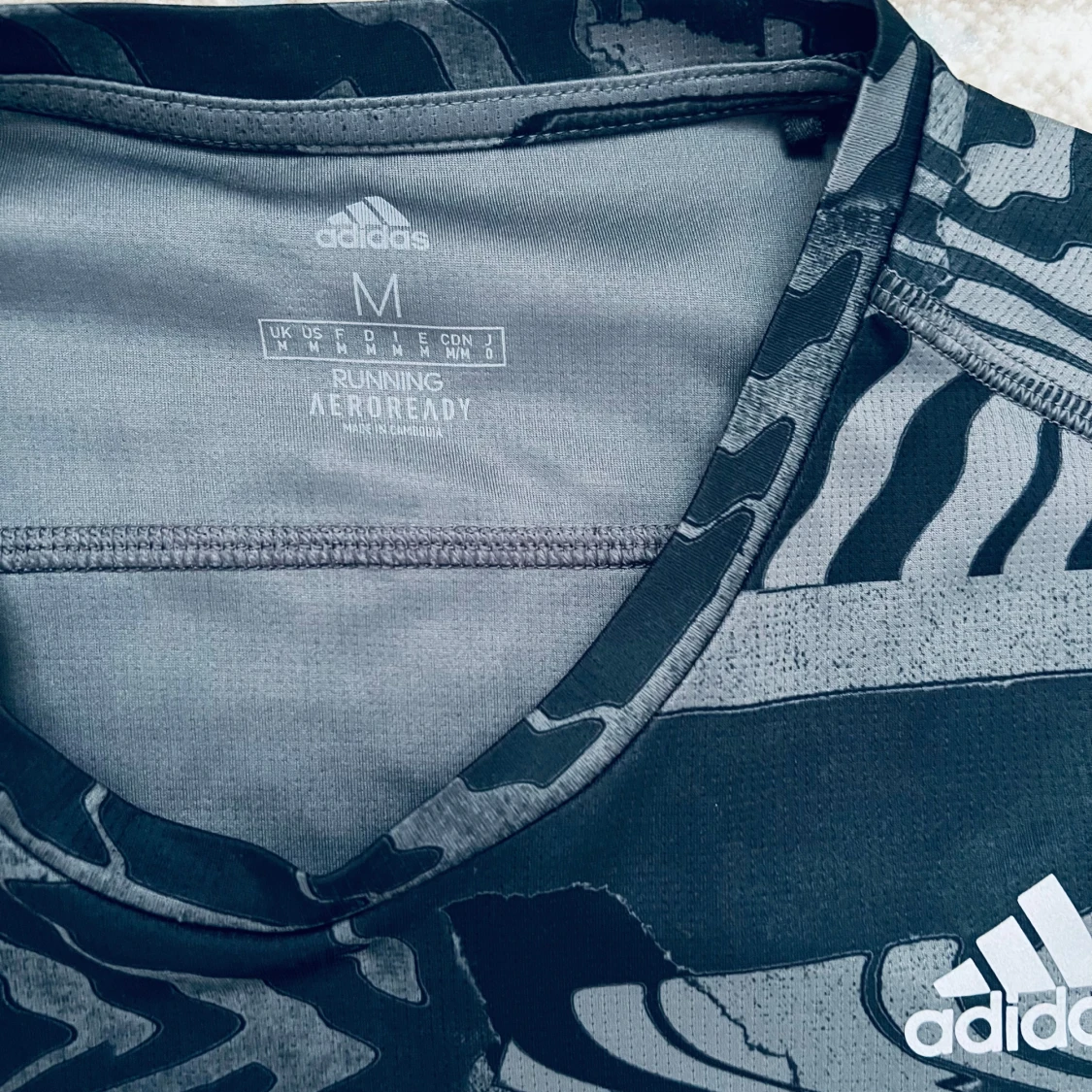 Adidas T-shirt  - 90