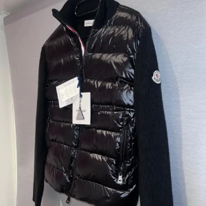 Moncler cardigan - Storlek m/s