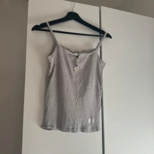 Linne från odd Molly  - Bra skick, stor storlek 0, skulle säga att det motsvarar xs