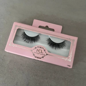 Lösfransar  - Lösfransar från House of Lashes i ”Budoir” 