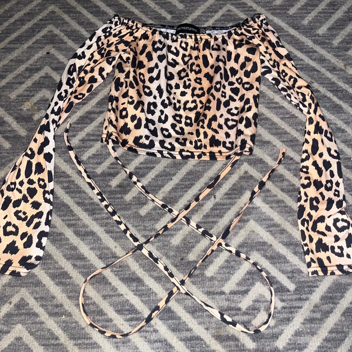 Snygg leopard tröja