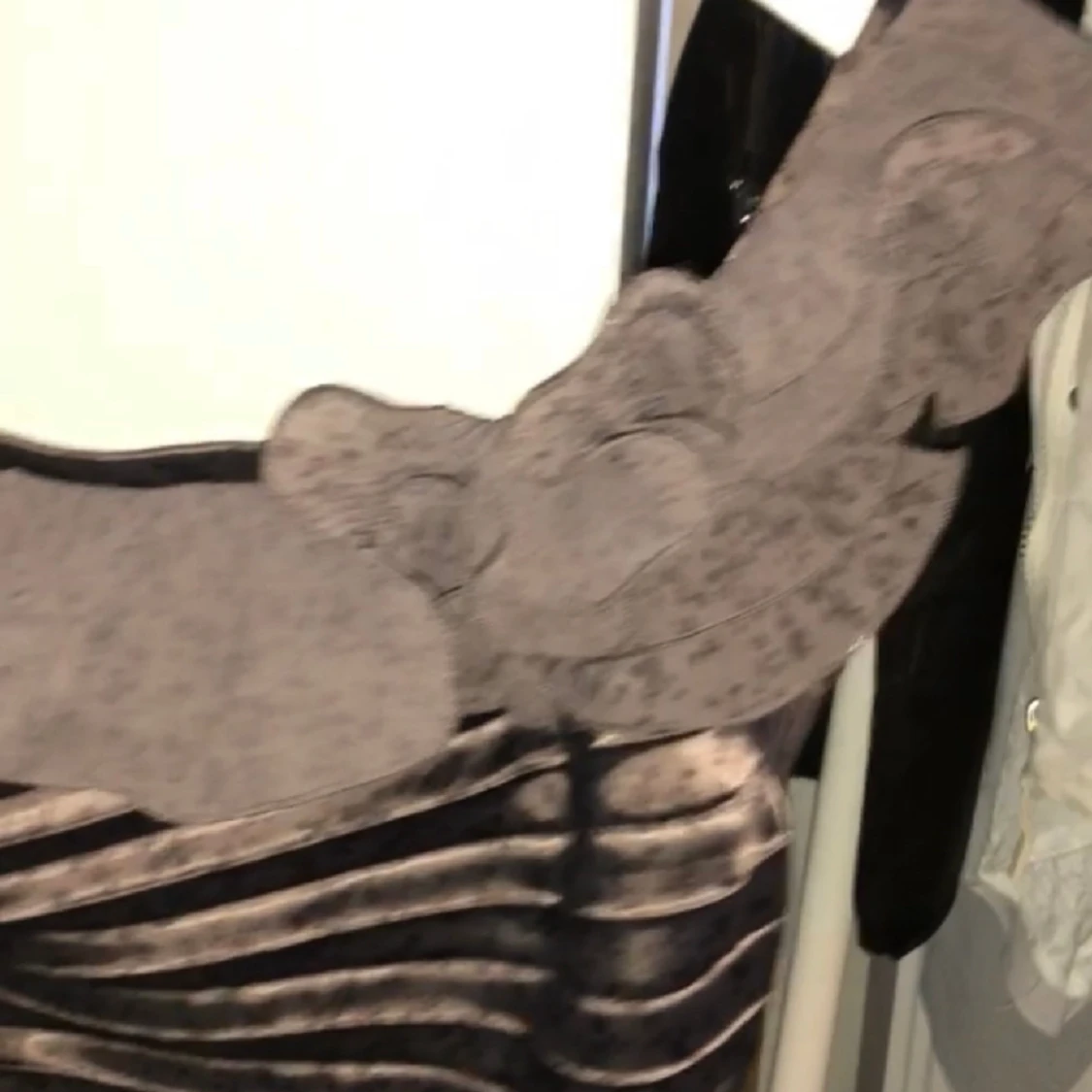 En Axel kort festklänning  - 90