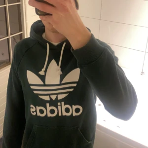 Adidas orignals hoodie - Small