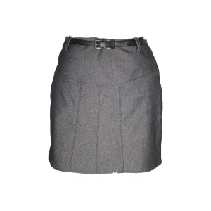 Kjol med skärp - Finns att köpa på jealoussecondhand.com