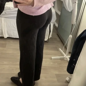 Tights - Läs bio innan du skriver! Svarta utsvängda tights från Ginatricot❤️