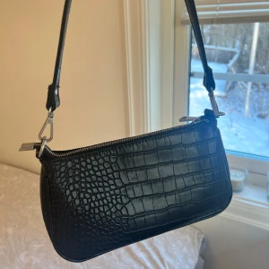 Svart handväska  - Superfin svart väska från Gina, nyskick💕😍