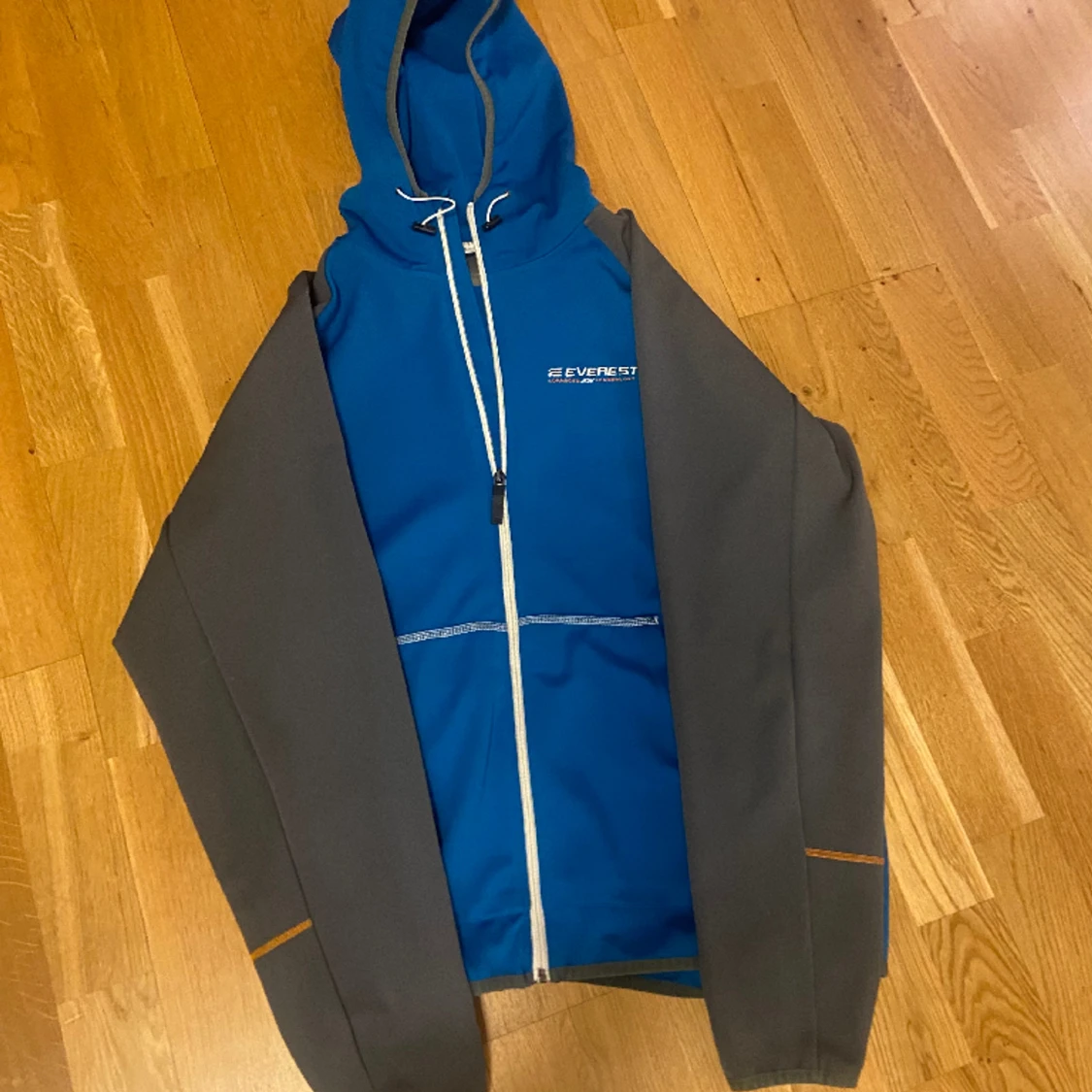 Everest tröja i storlek M - 90