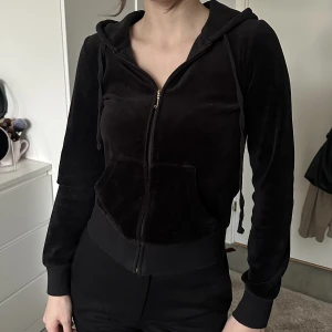 Juicy couture - Juicy couture som inte kommer till användning längre Nypris: 1200kr