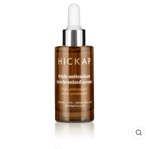 Hickap Serum - Säljer två serum jag fick i årets julkalender. Den första är använd 1 gång, den andra är aldrig använd. På första bilden är det, Triple Antioxidant Serum - Vitamin C. Andra bilden är, Bronze Glow Serum - Hyaluronic Acid. 1 för 300kr, 2 för 550kr🤍 