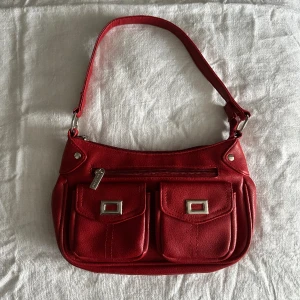 Väska - Söt röd väska 