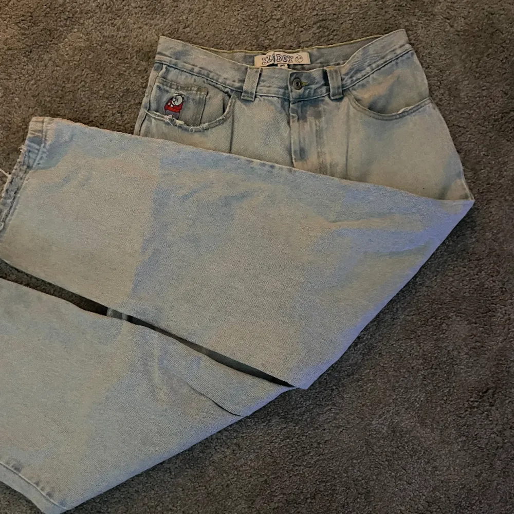 Ett par jeans från Polar Skate Co i modellen bigboy med storleken M. Jeans & Byxor.