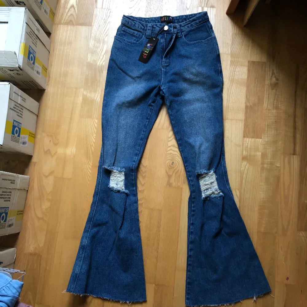 Väldigt bra skick aldrig använda jeans från Delias Dollskill. . Jeans & Byxor.