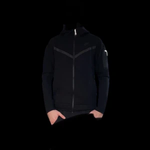 Nike Tech Fleece - Nike Tech Fleece hoodie, hör av er vid intresse! 🙂 2ST finns kvar i S