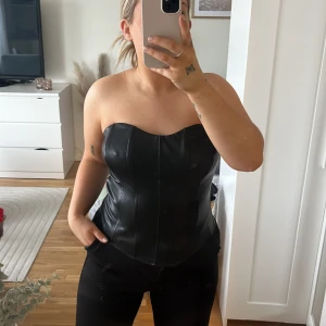 Fest tröja  - Ida Carlssons kollektion  Storlek 40 / M  Aldrig använd 