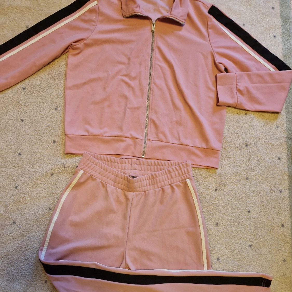 Rosa set kofta och bootcut byxor