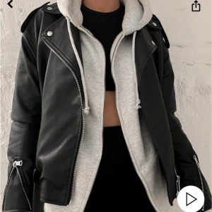 skinnjacka - Säljer den jätte populära skinnjackan från missguided i str 34. Den säljs inte längre men ursprungspriset var 500💞
