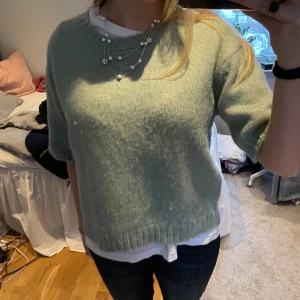 Trekvartsärmad tröja - Superfin trekvartsärmad stickad tröja. I jättebra skick! Storlek M, men passar både en S också