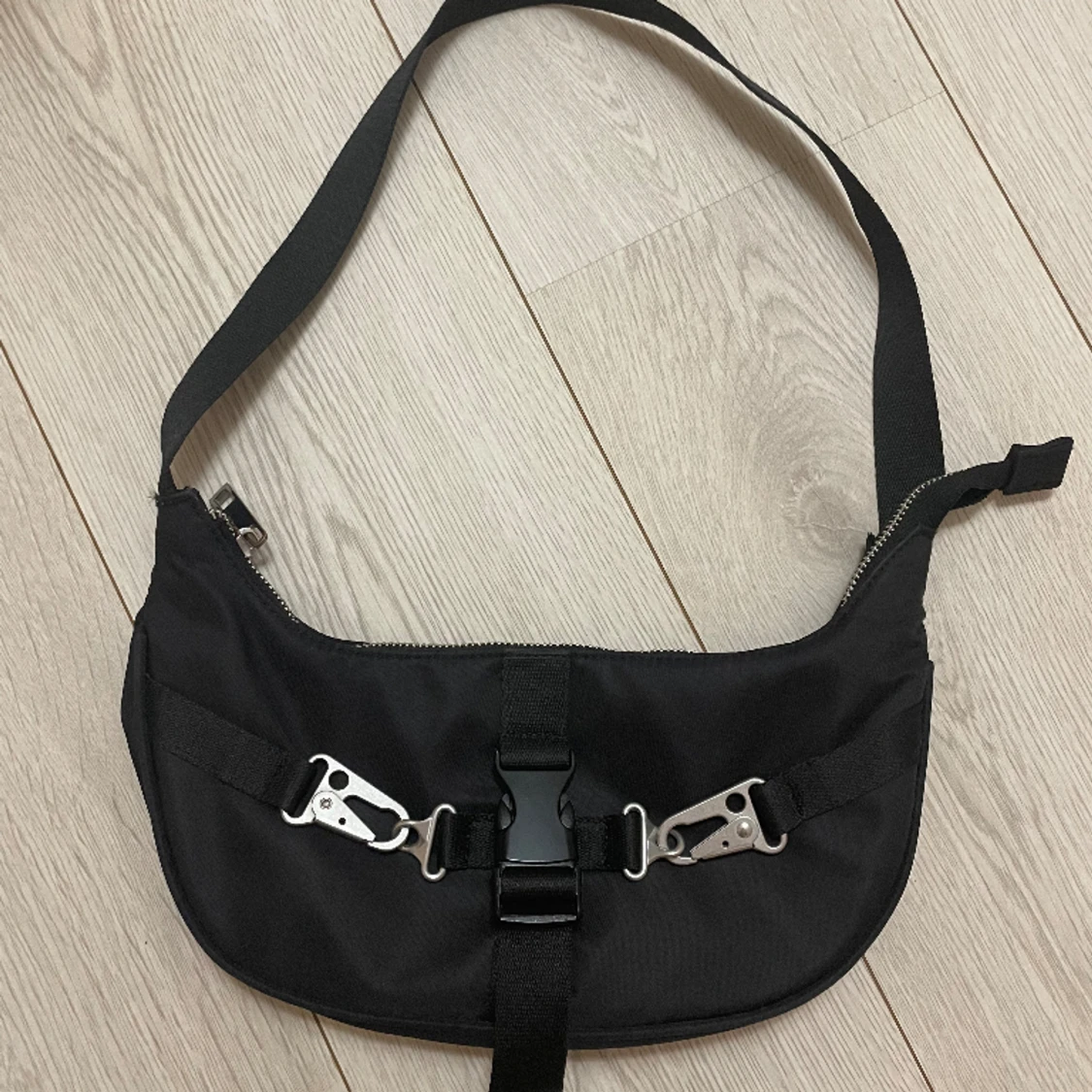 Axelväska 90-talsstil  - 91