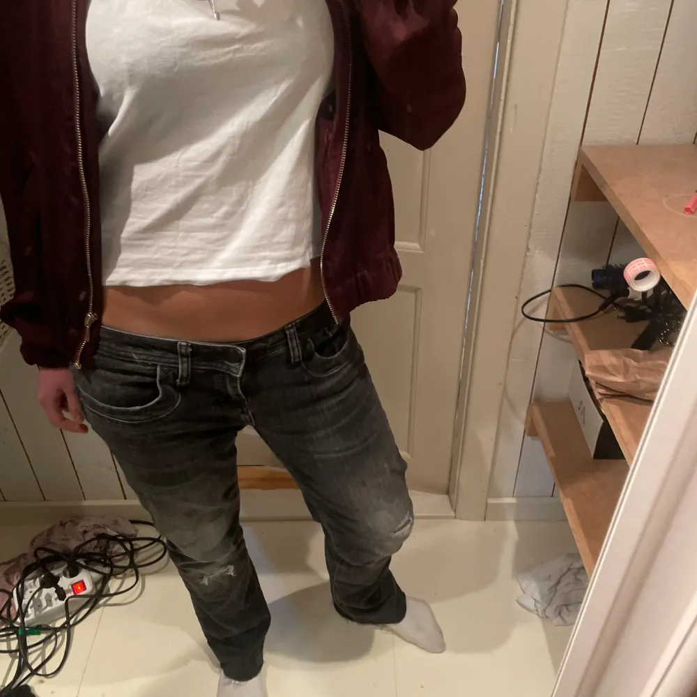 Populära ltb jeans dock c 5cm avklippta längst ner . Jeans & Byxor.