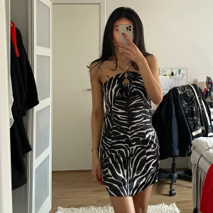 Zara klänning  - Superfin använd 1 gång 