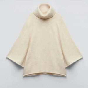 Stickad tröja  - Så fin stickad tröja från zara!! Använd fåtal gånger (näst intill nyskick) 