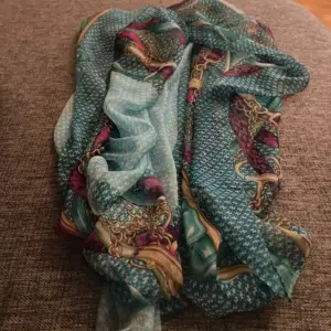 Silkes scarf i fint skick