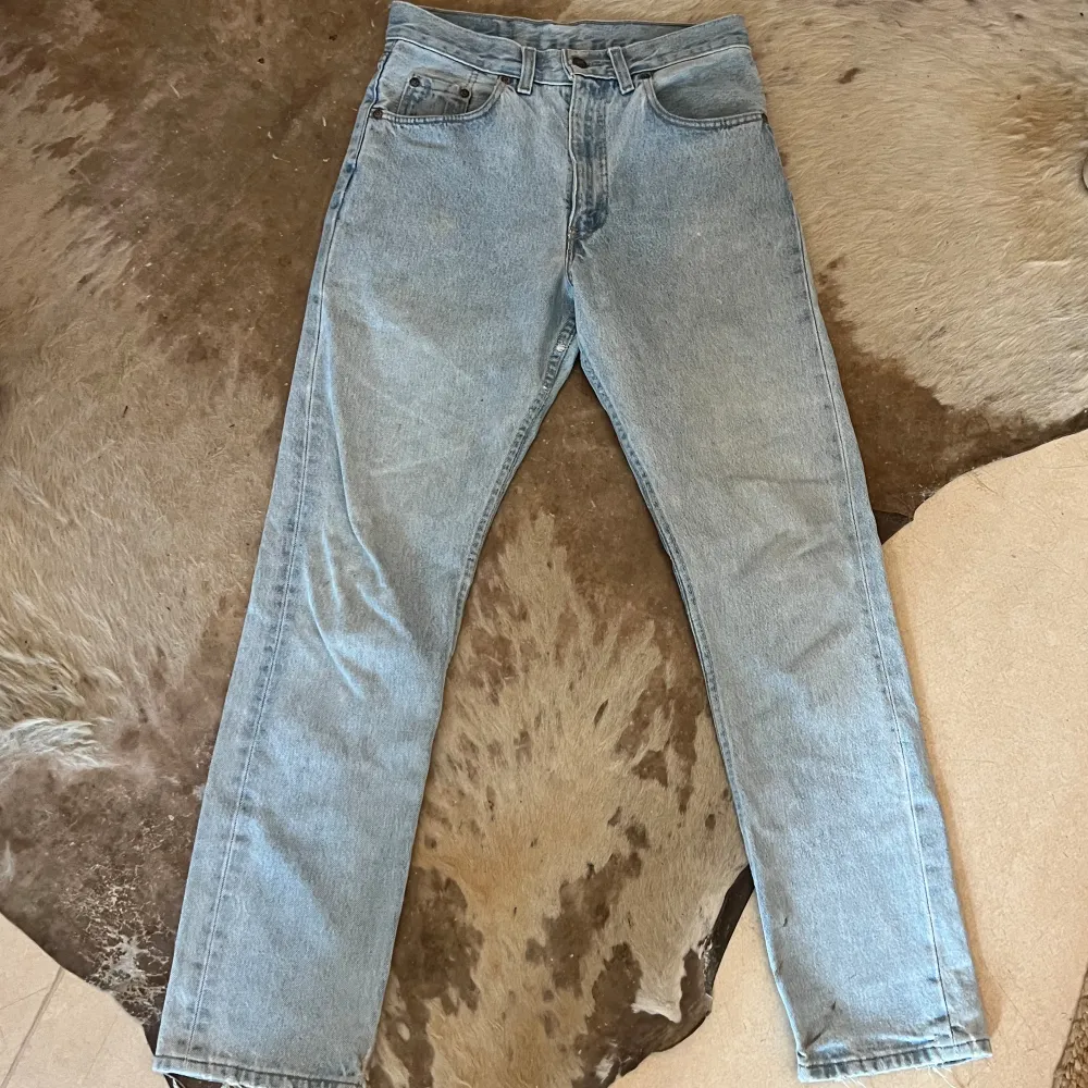 Levis 506 jeans i herrmodell. Säljer pga för små. . Jeans & Byxor.
